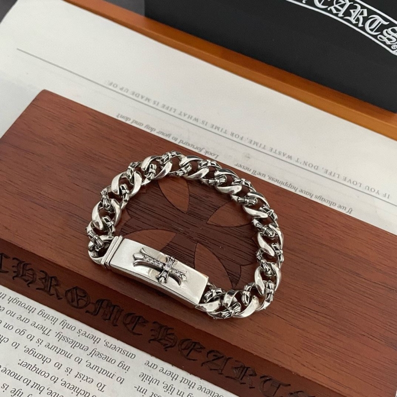 Ch**me He**ts bracelets